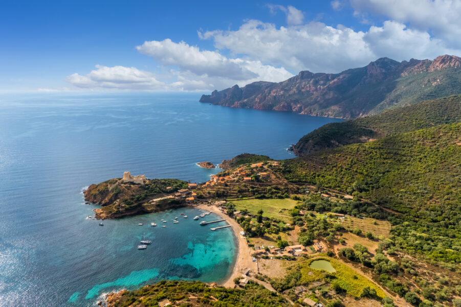 Grand tour de Corse, l'île de beauté révèle ses trésors.
