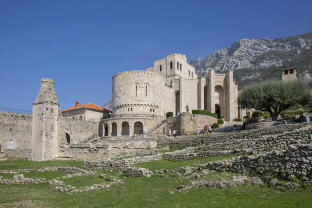journée2 - TIRANA – KRUJA – SHKODRA (+/- 140 KM – 2H30)